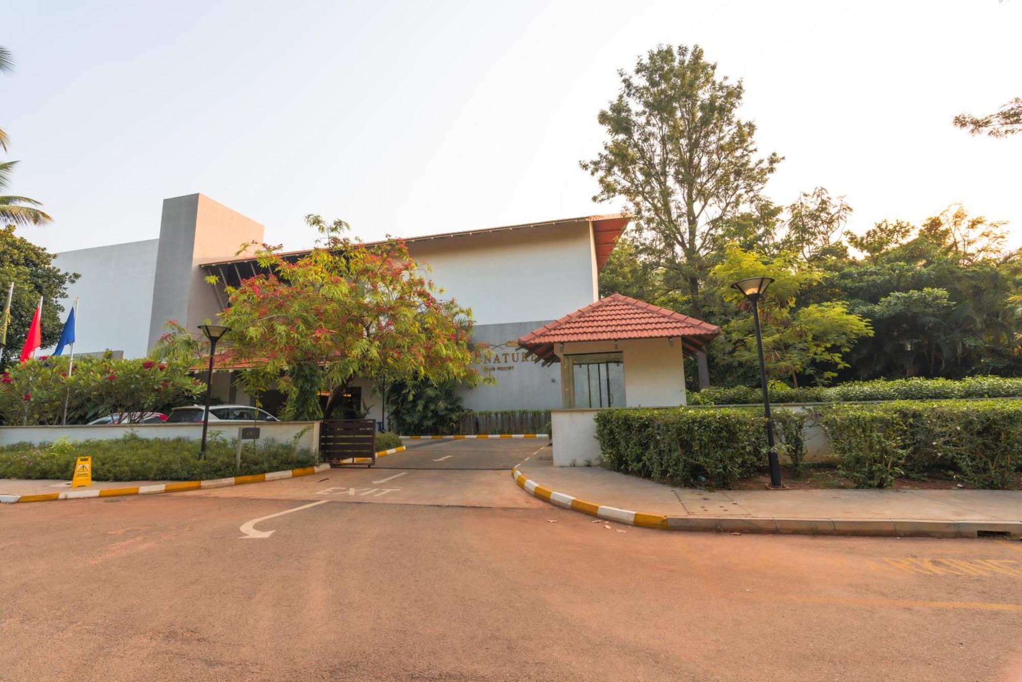 Signature Club Resort Devanahalli Exterior photo